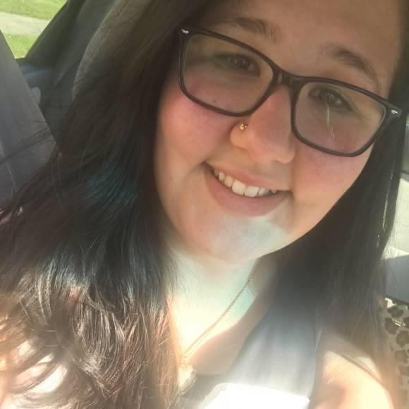 Meet your Posher, Emily - Picture 1 of 1